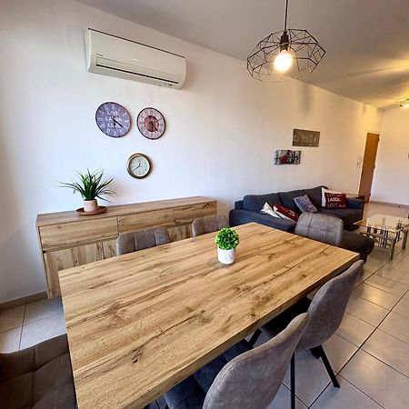 Mackenzie Apartment 301 ลาร์นาคา ภายนอก รูปภาพ