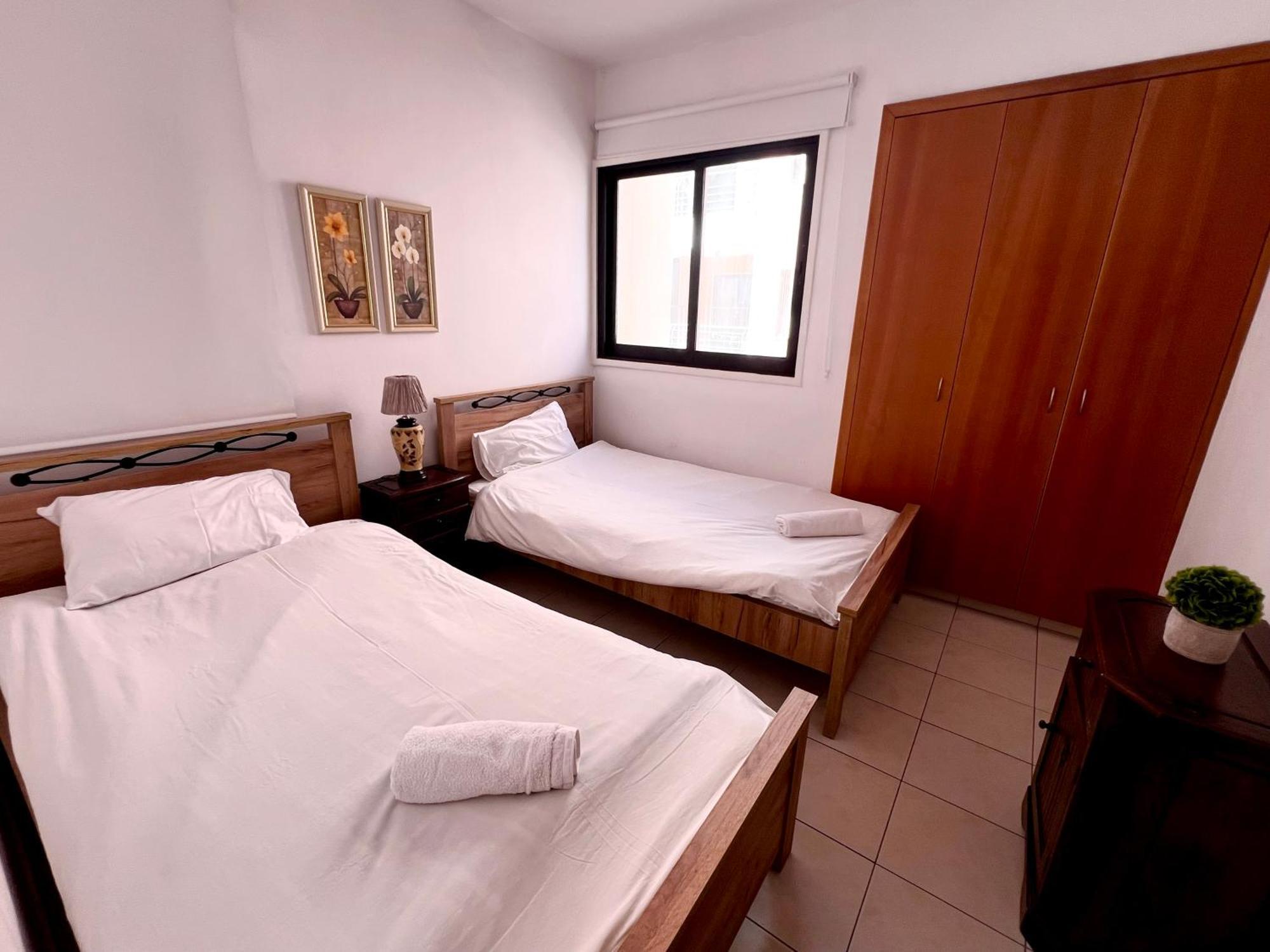 Mackenzie Apartment 301 ลาร์นาคา ภายนอก รูปภาพ